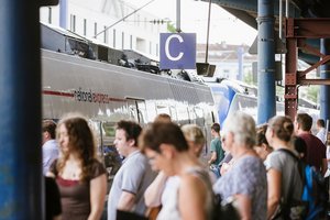 RB 48 am Bonner Hauptbahnhof