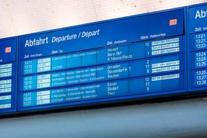 Abfahrtstafel (Symbolbild) @ go.Rheinland / Smilla Dankert Abfahrtstafel (Symbolbild) @ go.Rheinland / Smilla Dankert