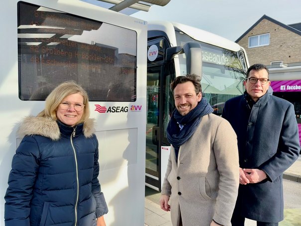 In Stolberg sind an den ersten Bushaltestellen dynamische Fahrgastinformationsanlagen in Betrieb gegangen