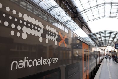 RRX Zug am Bahnsteig (© KCM) RRX Zug am Bahnsteig (© KCM)